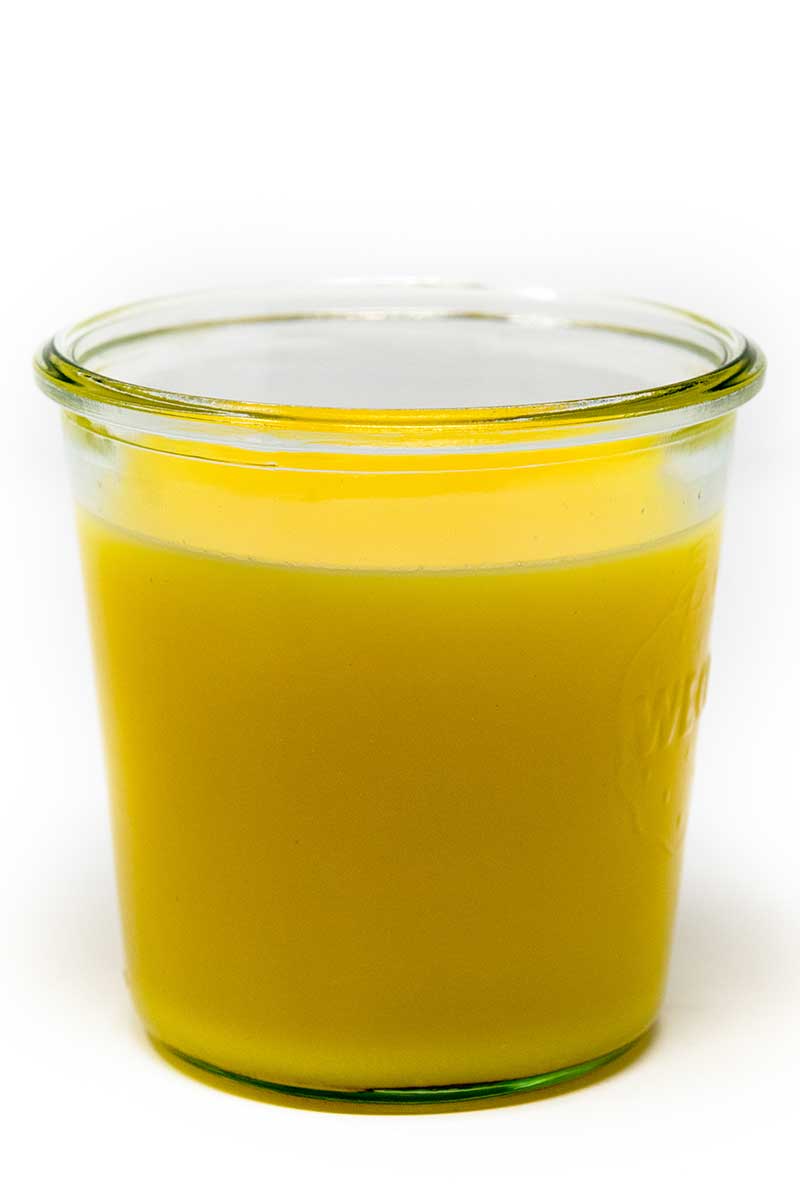 ein Glas mit Butterschmalz | Ghee | Geklärte Butter